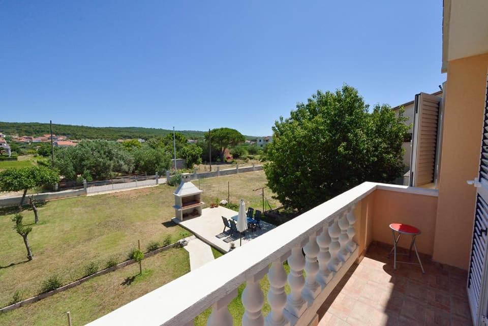 Sreca Apartment Near Beach With Bbq Бибинье Экстерьер фото