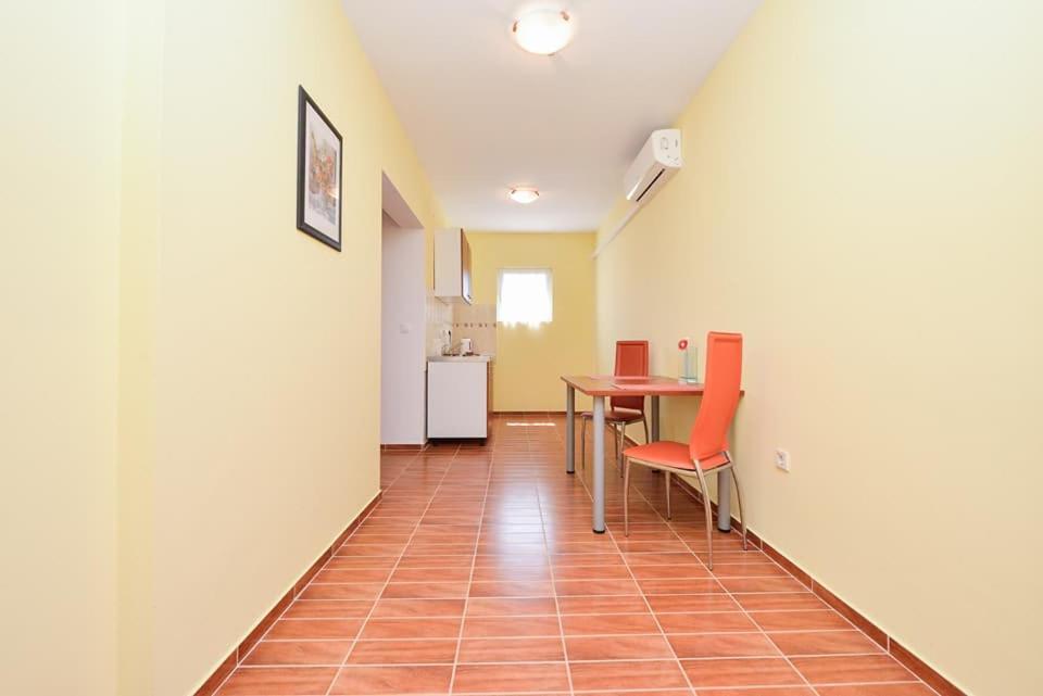 Sreca Apartment Near Beach With Bbq Бибинье Экстерьер фото