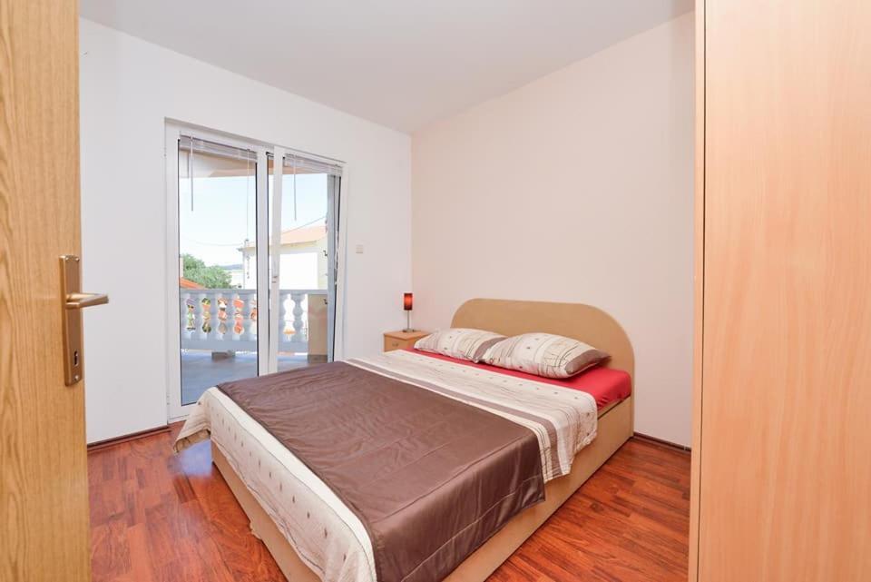 Sreca Apartment Near Beach With Bbq Бибинье Экстерьер фото