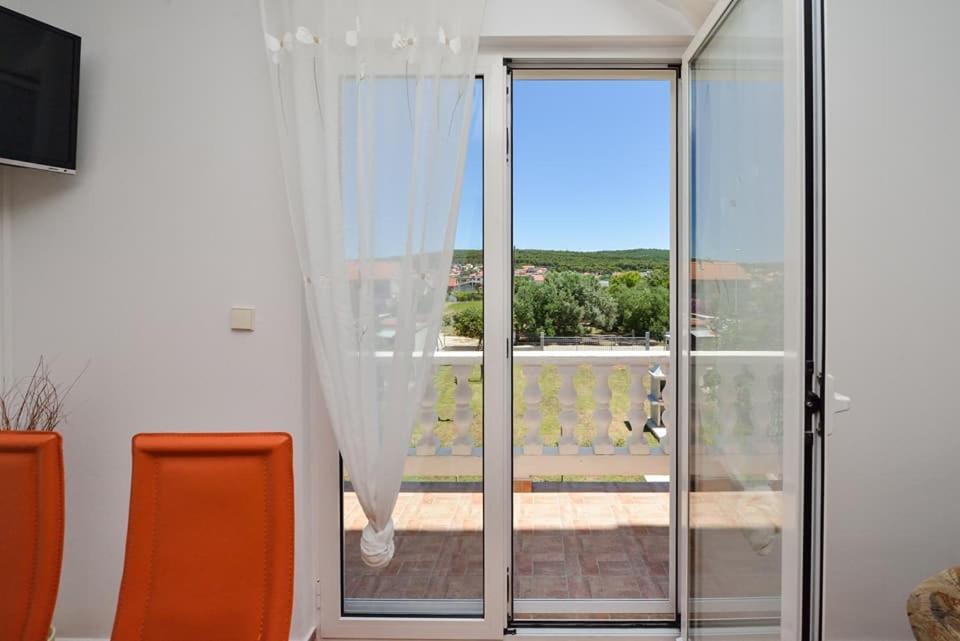 Sreca Apartment Near Beach With Bbq Бибинье Экстерьер фото
