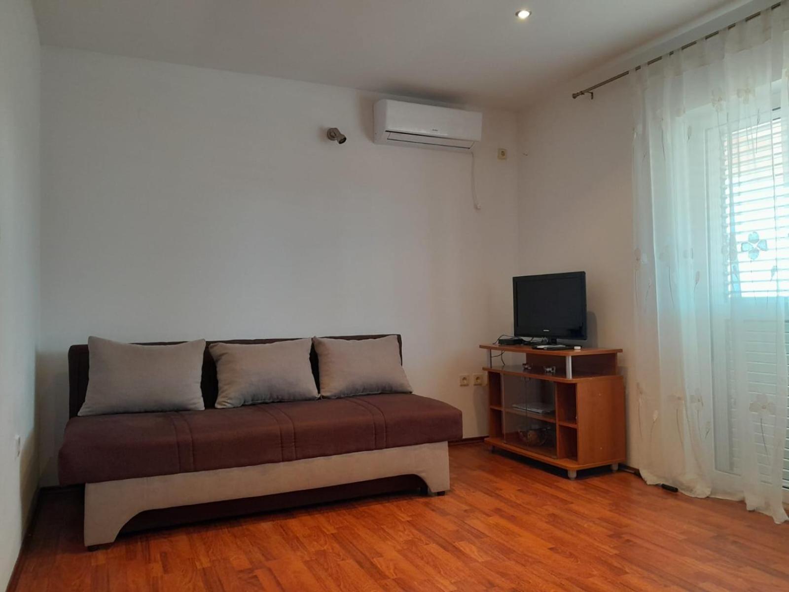 Sreca Apartment Near Beach With Bbq Бибинье Номер фото