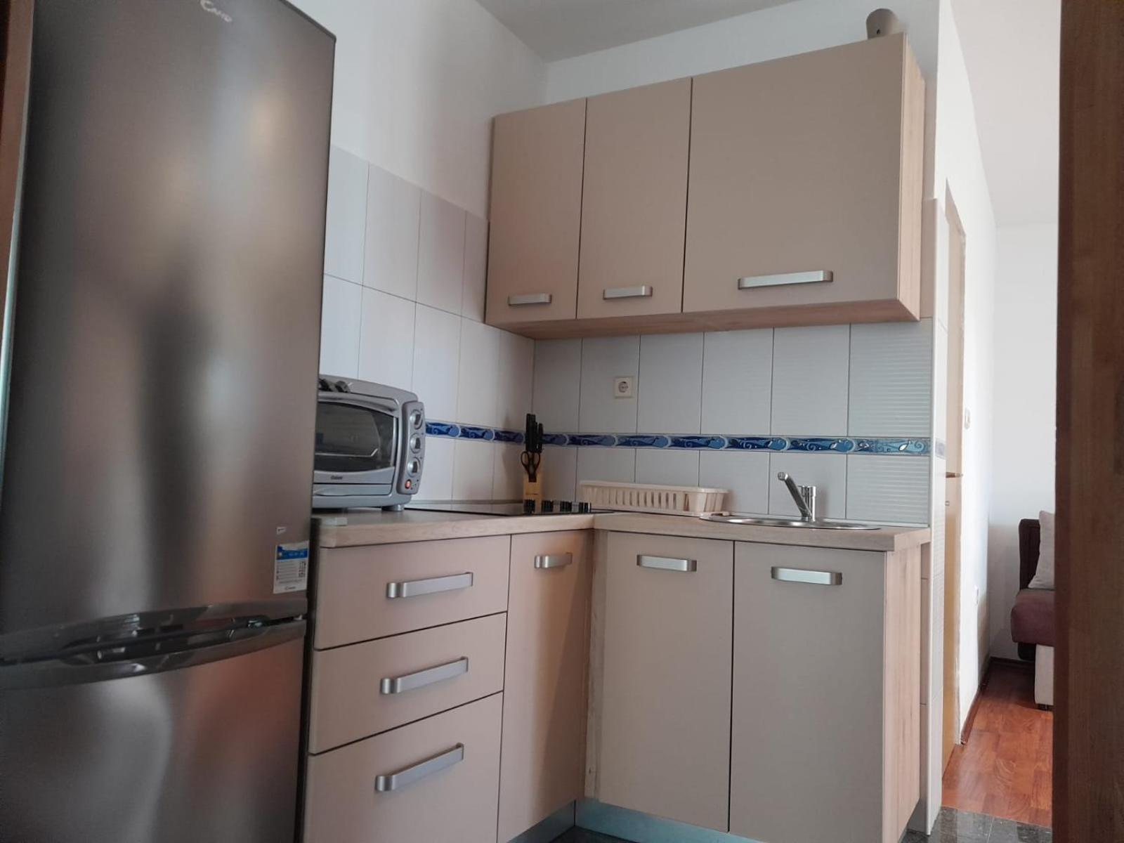 Sreca Apartment Near Beach With Bbq Бибинье Номер фото